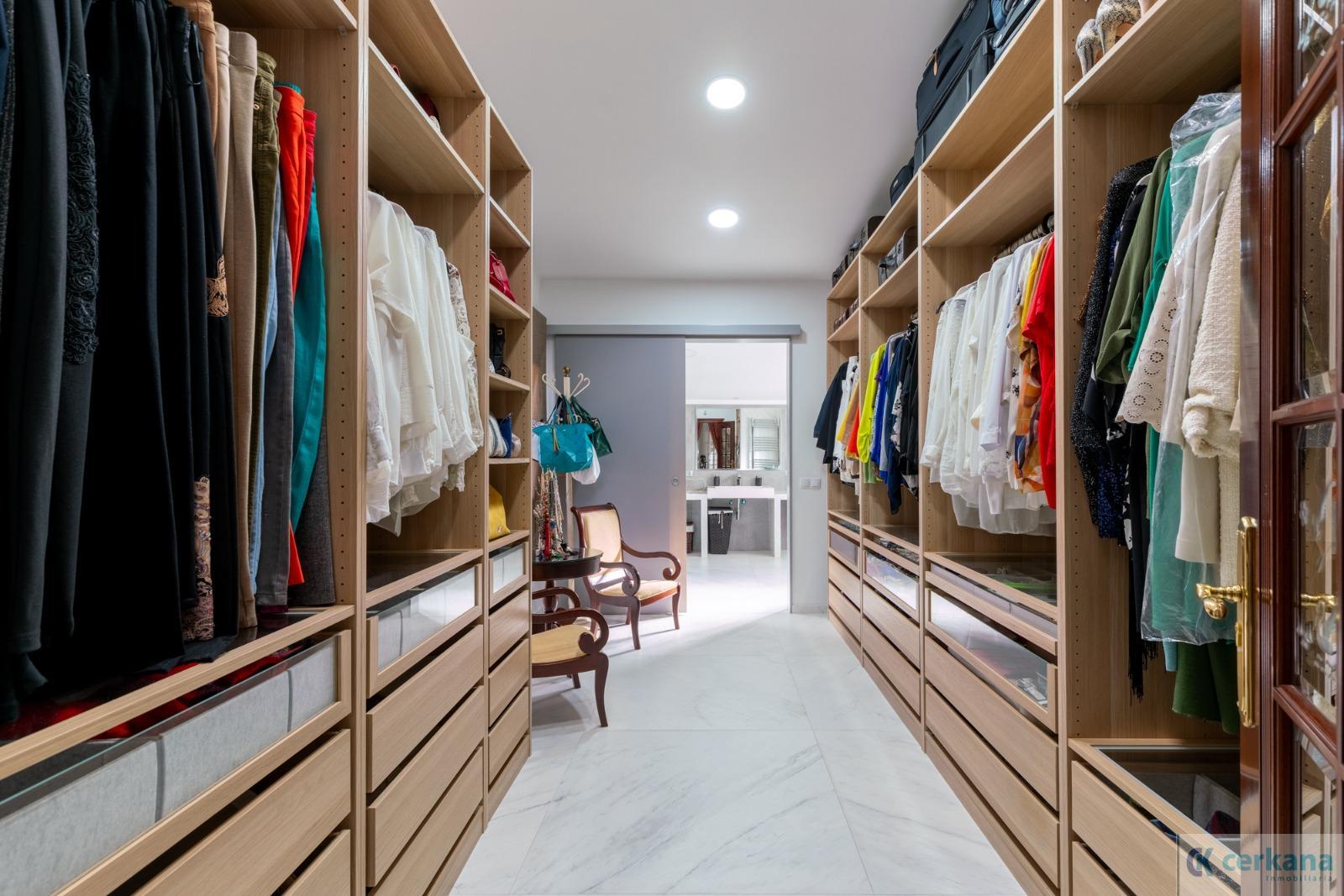 Venta de chalet en Sanlúcar la Mayor