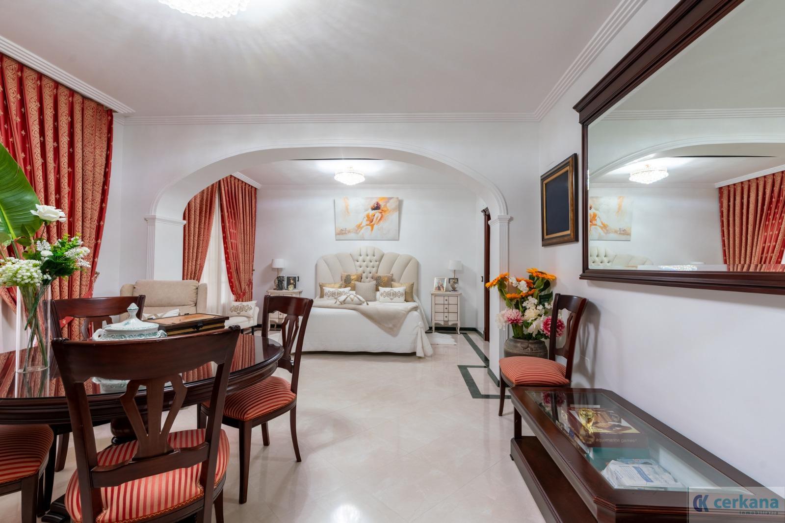 Venta de chalet en Sanlúcar la Mayor