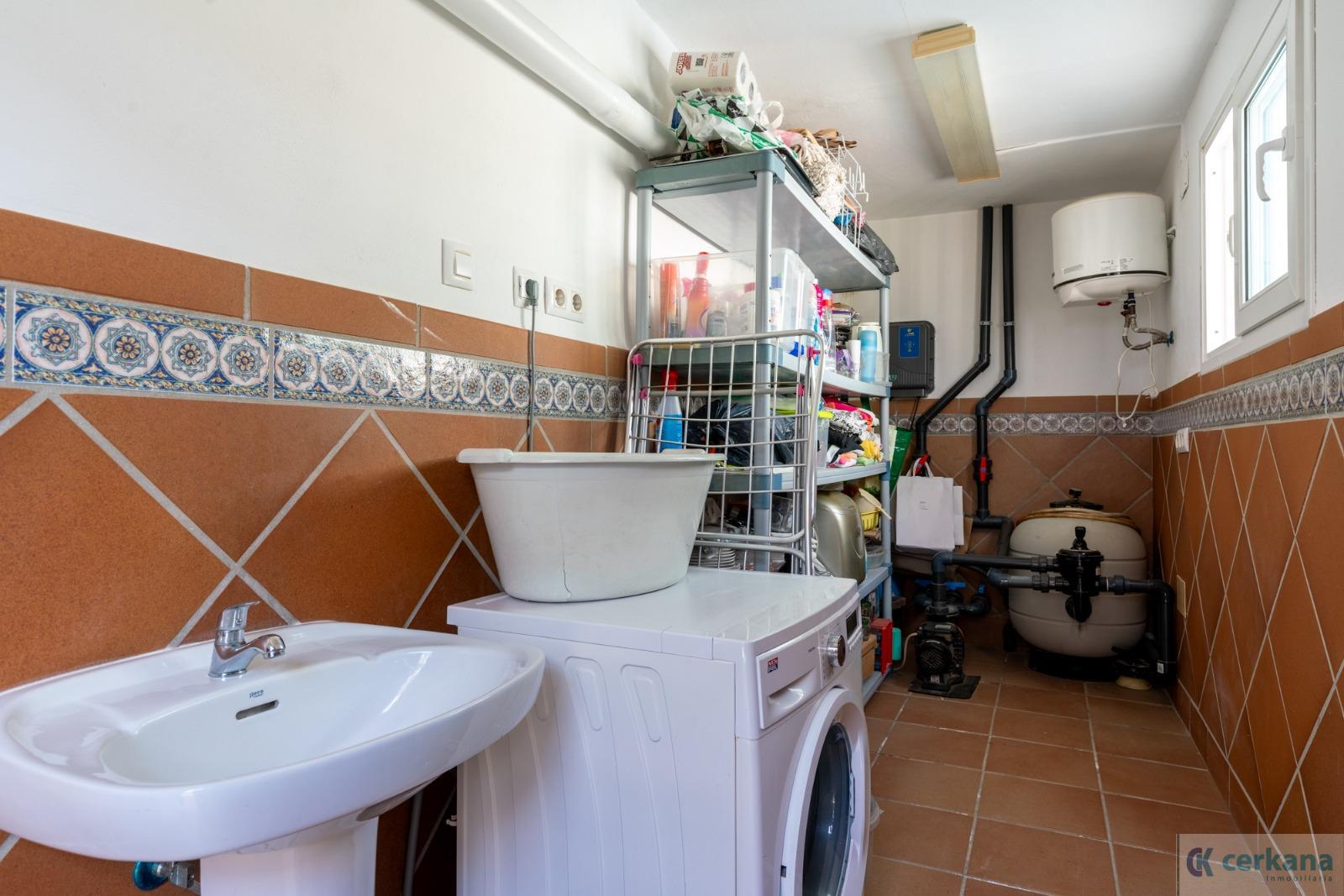 Venta de chalet en Sanlúcar la Mayor