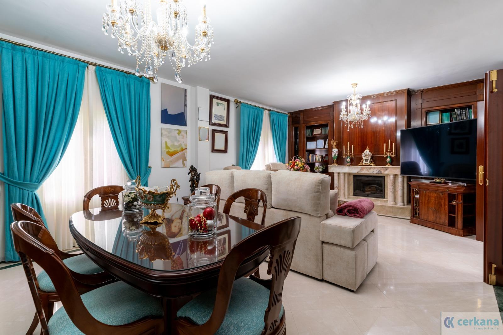 Venta de chalet en Sanlúcar la Mayor