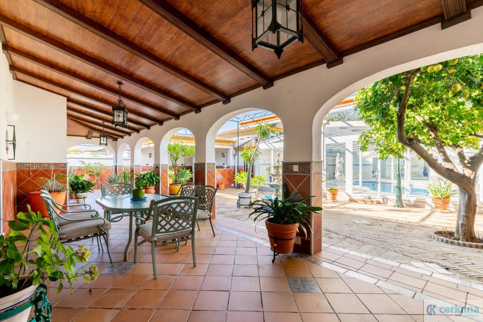 Venta de chalet en Sanlúcar la Mayor