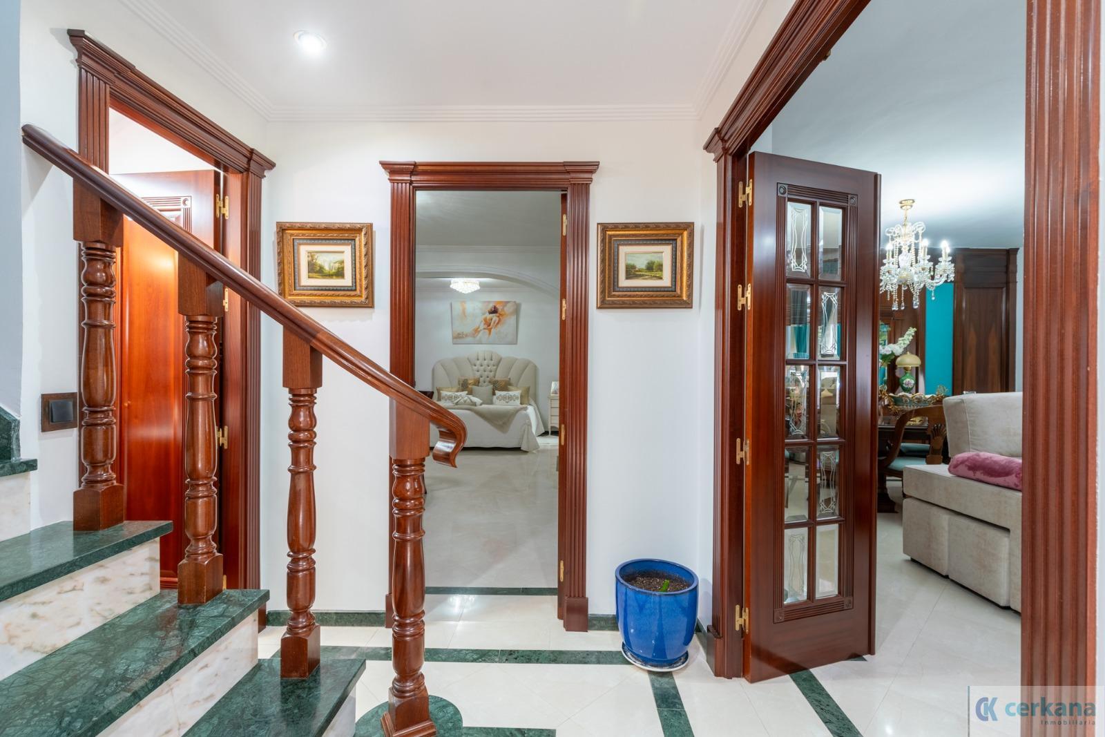 Venta de chalet en Sanlúcar la Mayor