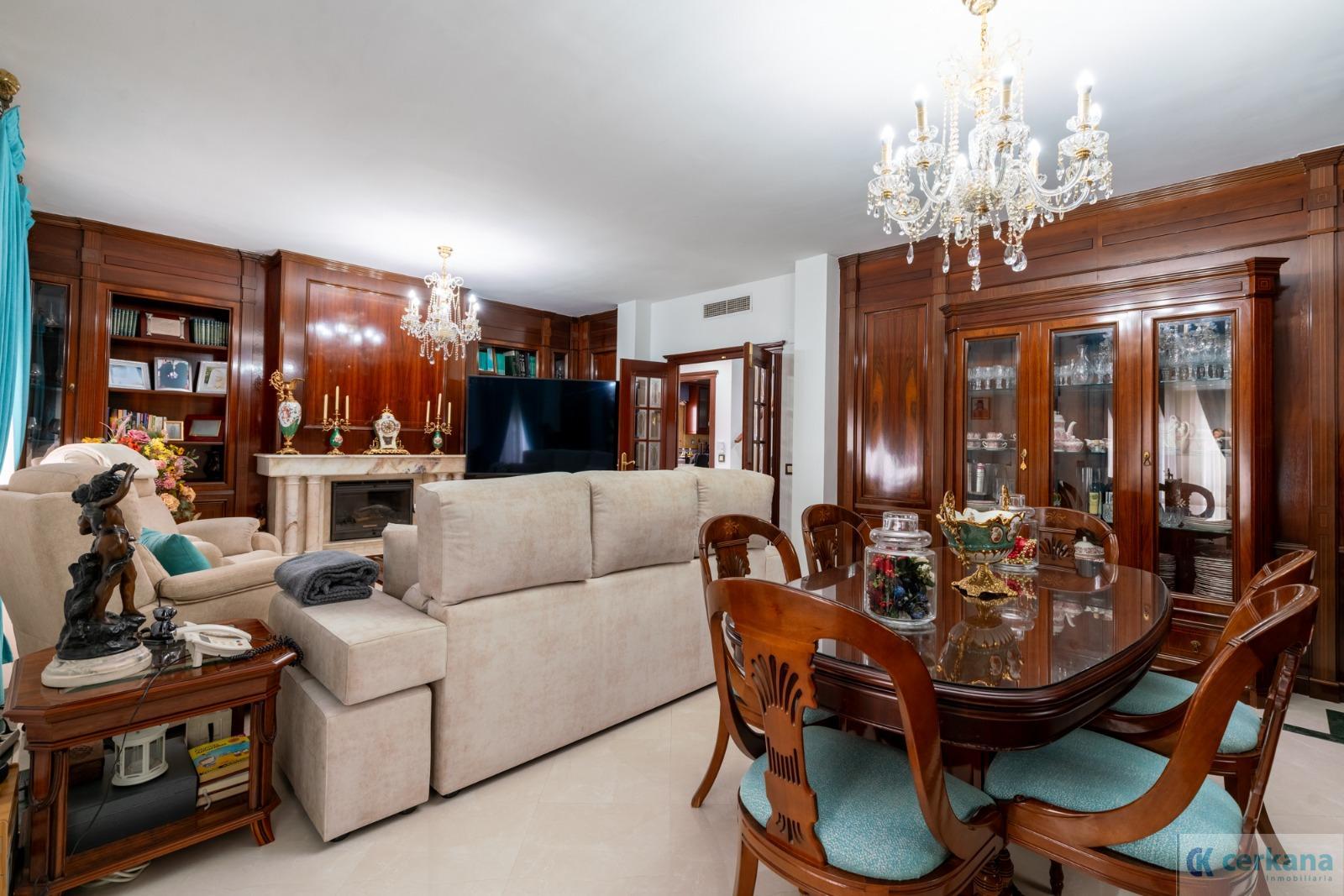 Venta de chalet en Sanlúcar la Mayor