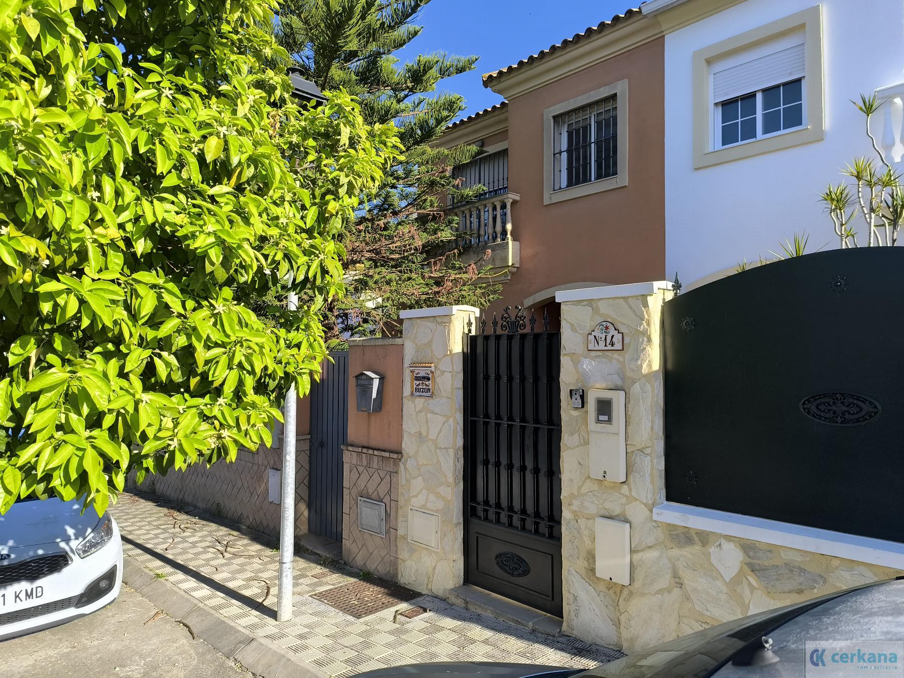 For sale of chalet in Espartinas