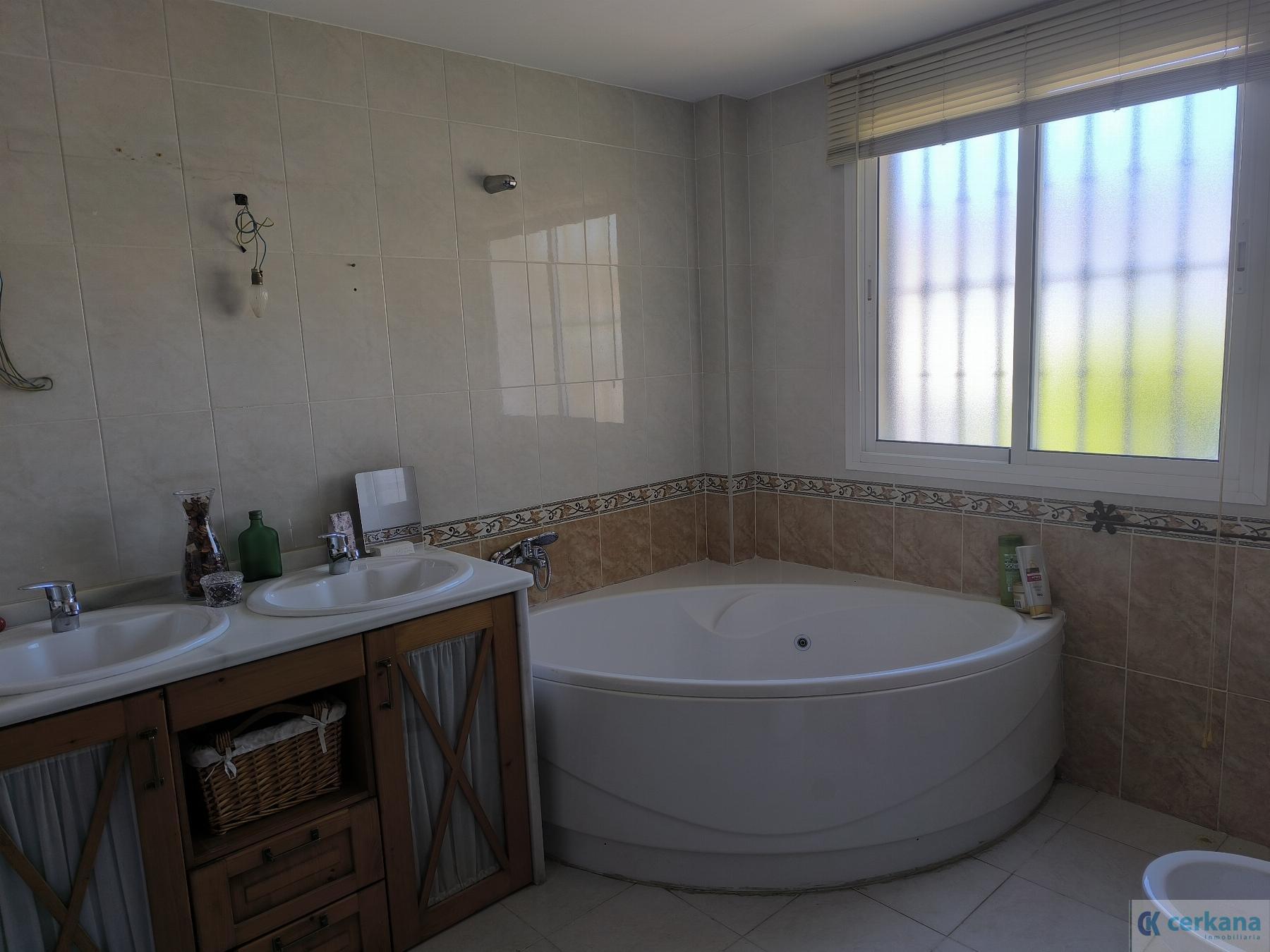 Venta de chalet en Espartinas