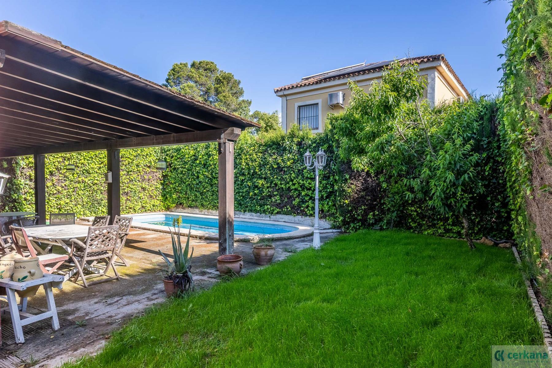 Venta de chalet en Espartinas