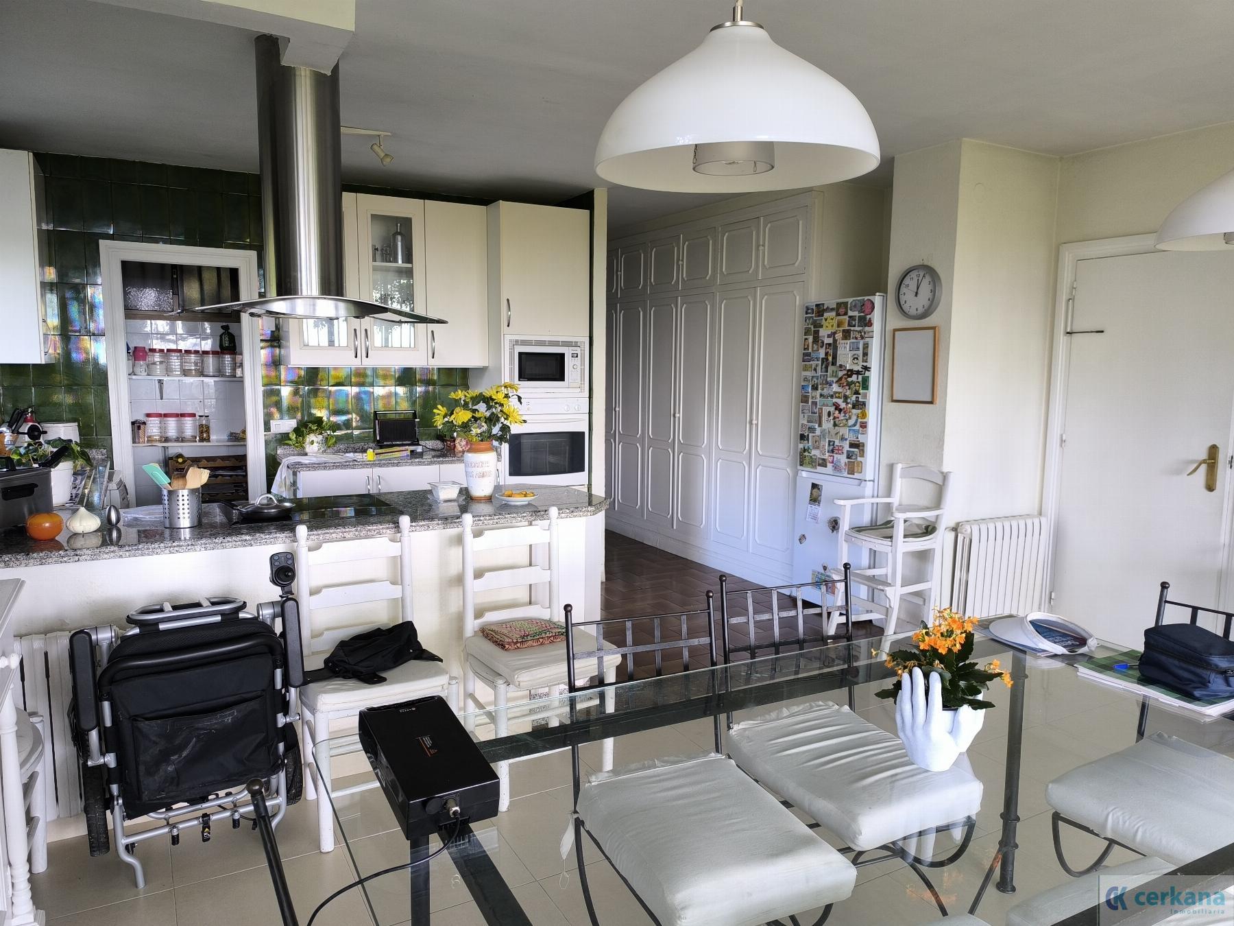 Venta de chalet en Tomares