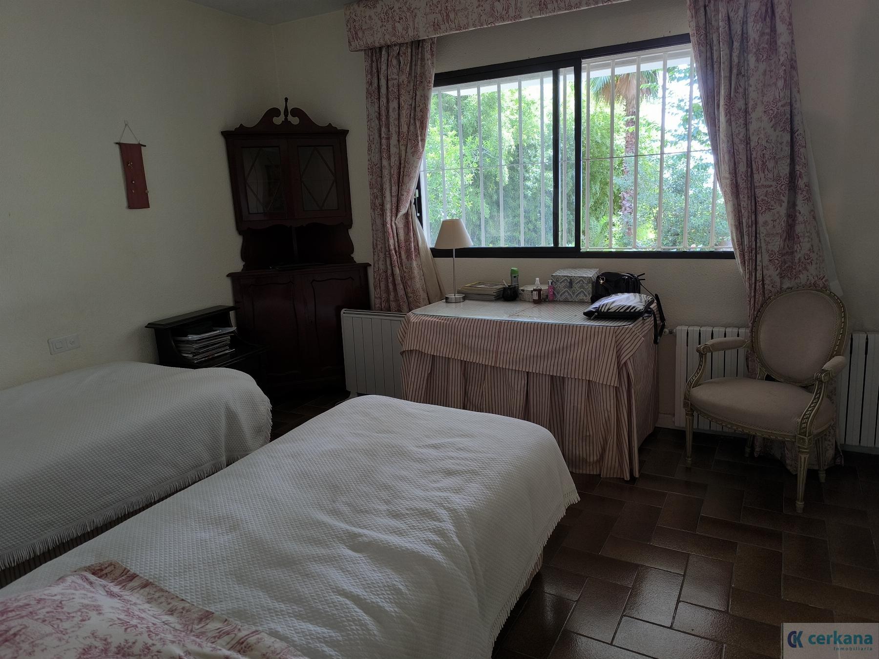 Venta de chalet en Tomares