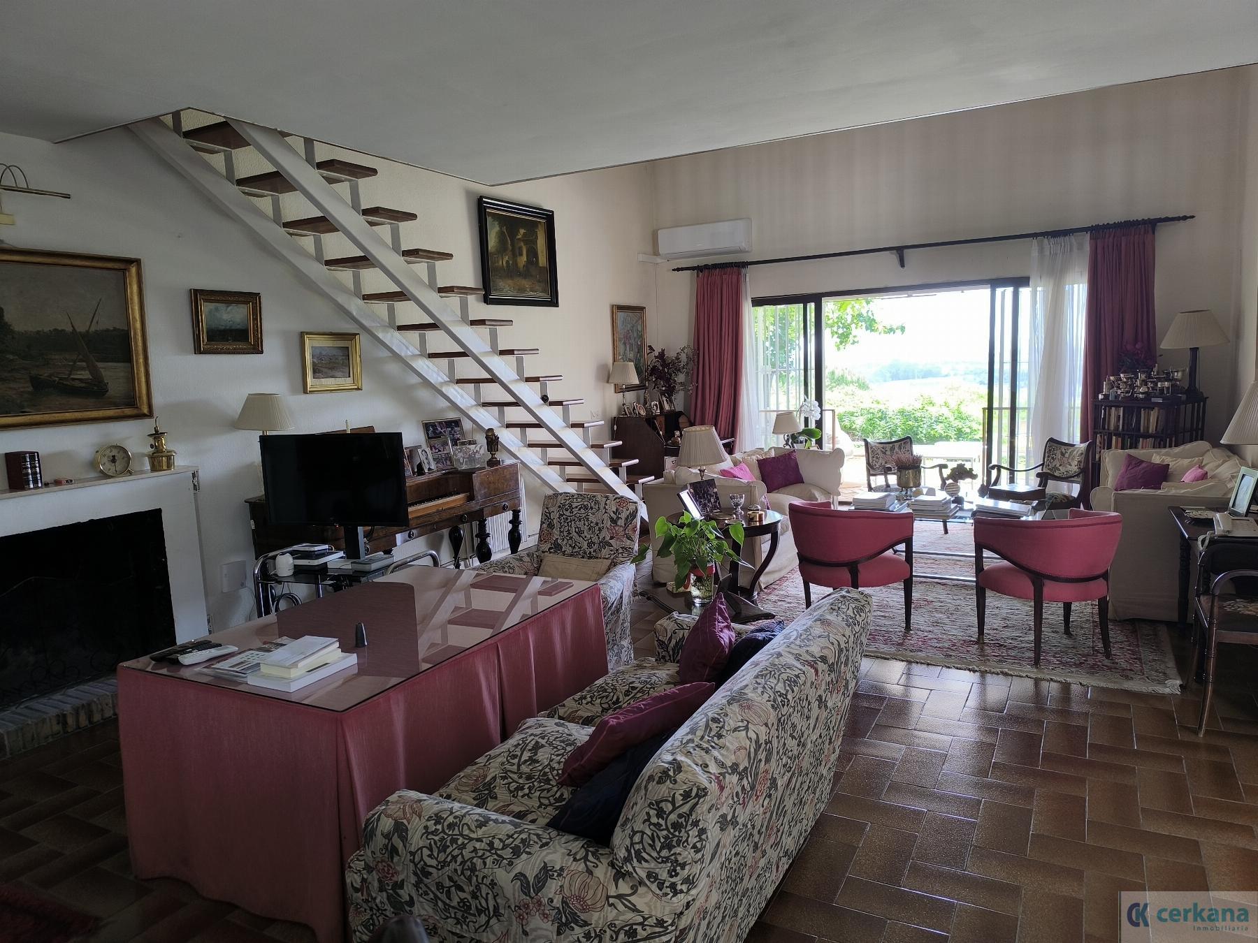 Venta de chalet en Tomares
