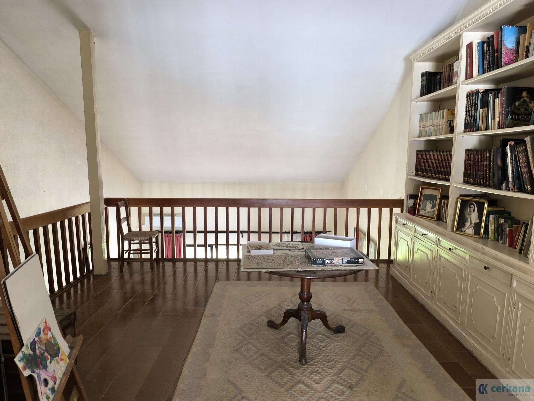 Venta de chalet en Tomares