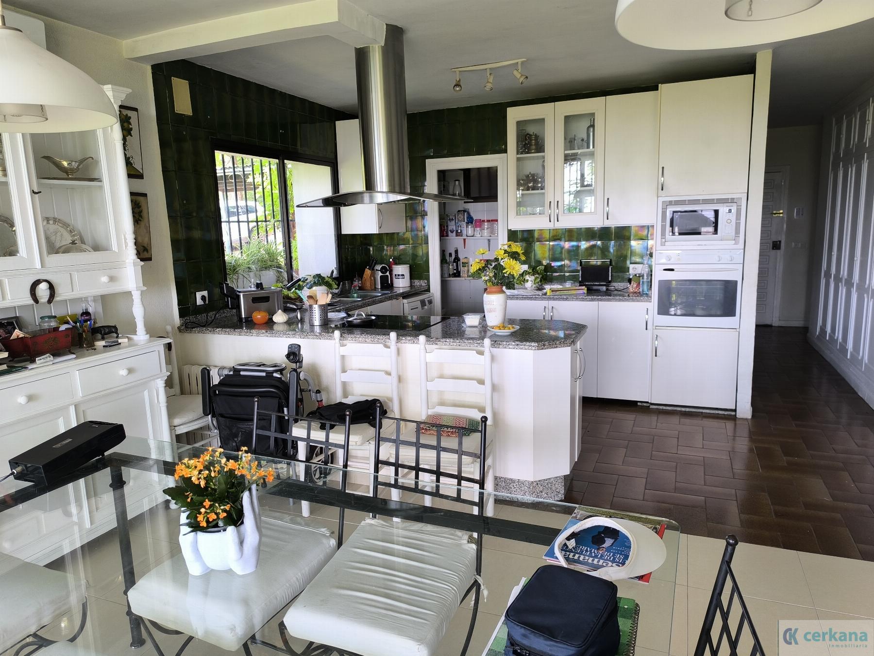 Venta de chalet en Tomares