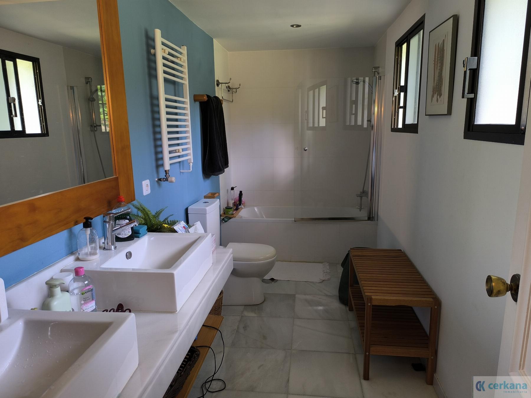 Venta de chalet en Tomares