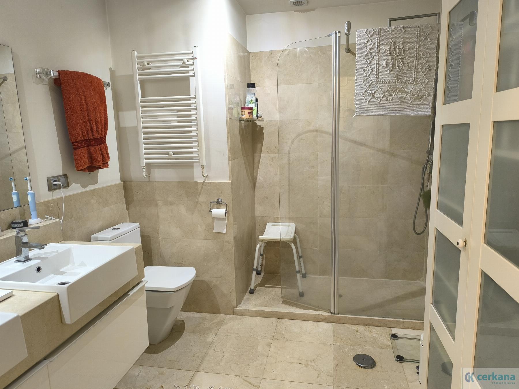 Venta de chalet en Tomares