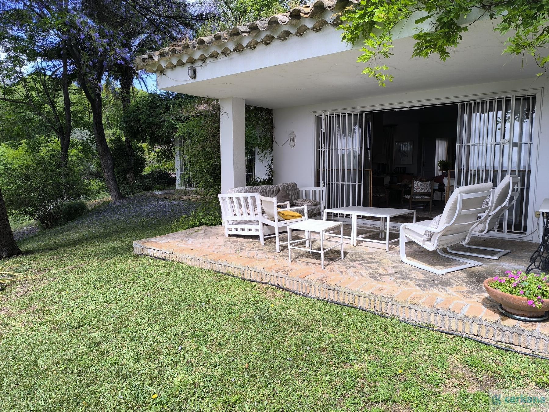 Venta de chalet en Tomares