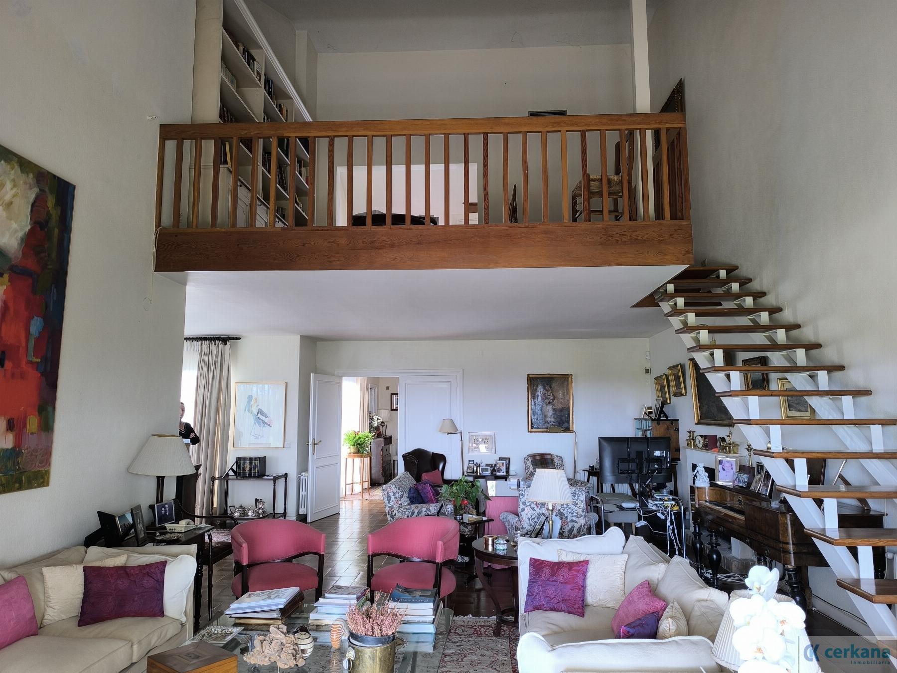 Venta de chalet en Tomares