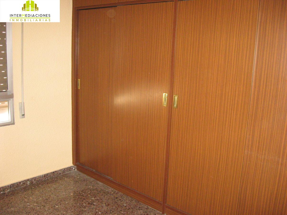 For sale of flat in Albacete