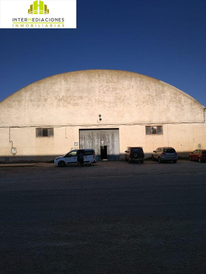 For rent of industrial plant/warehouse in Casas de Juan Núñez