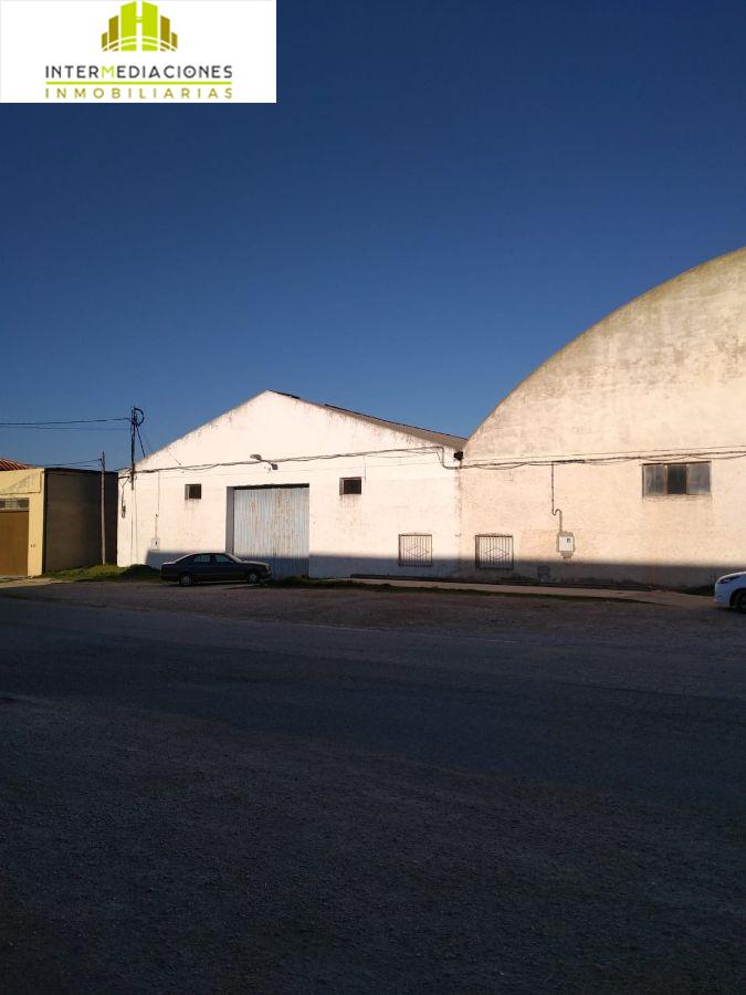 For rent of industrial plant/warehouse in Casas de Juan Núñez