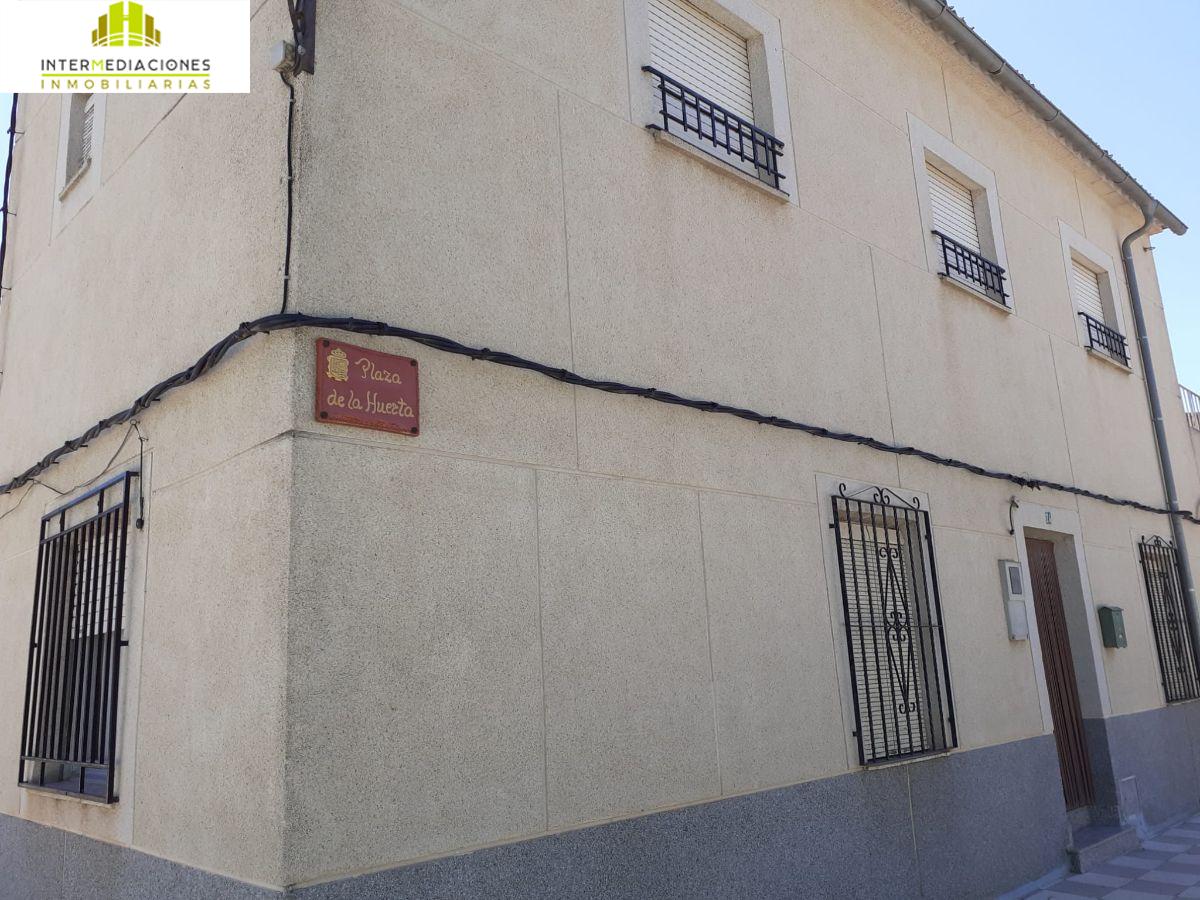 For sale of house in Hoya-Gonzalo