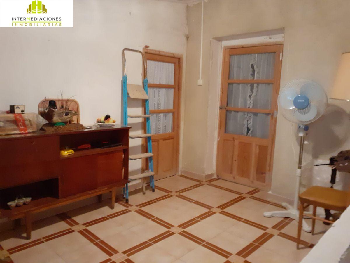 For sale of house in Hoya-Gonzalo