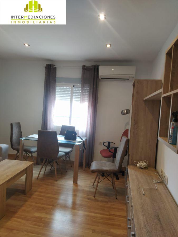 For rent of flat in Pozo Cañada