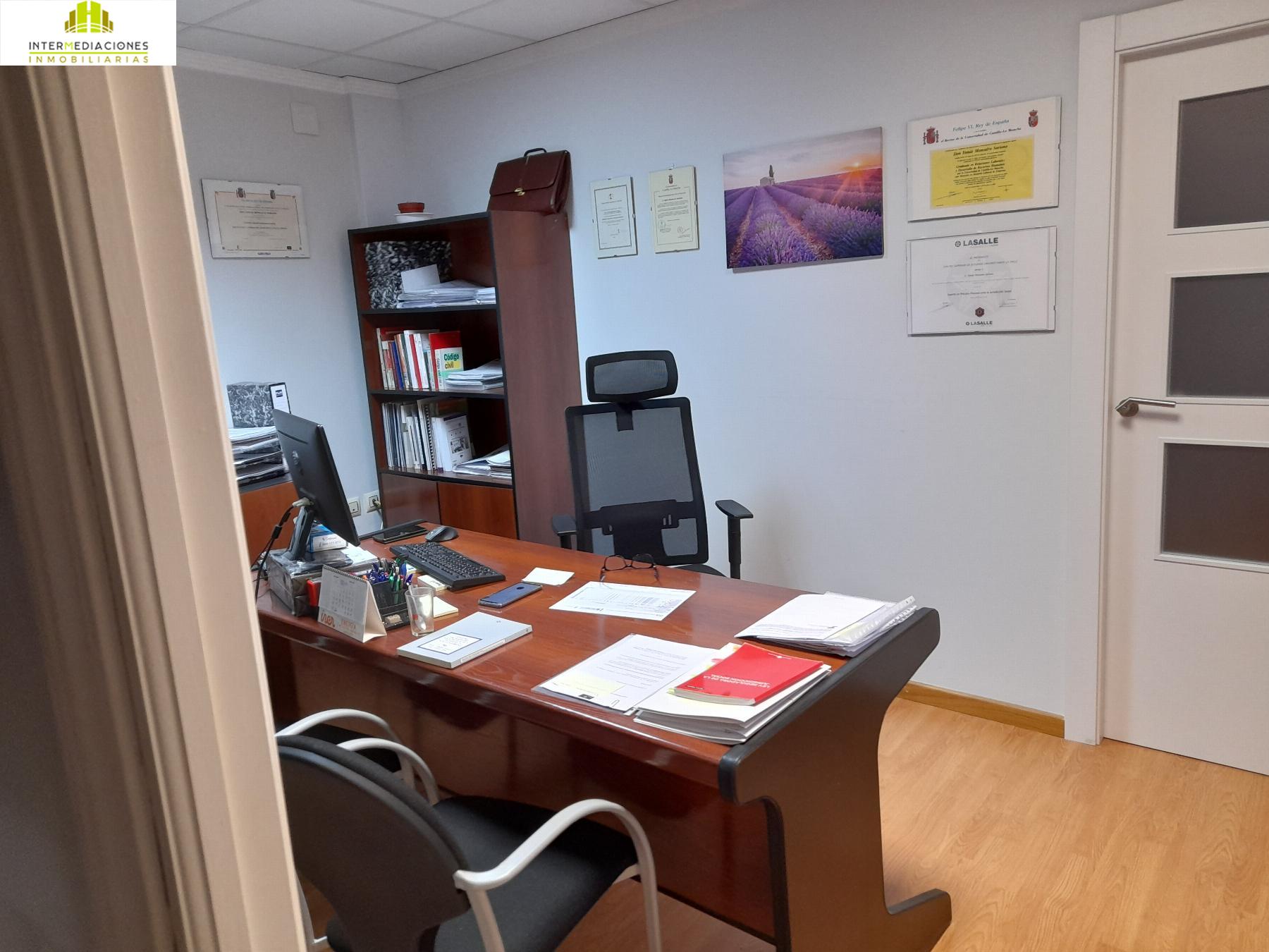 For sale of office in Albacete