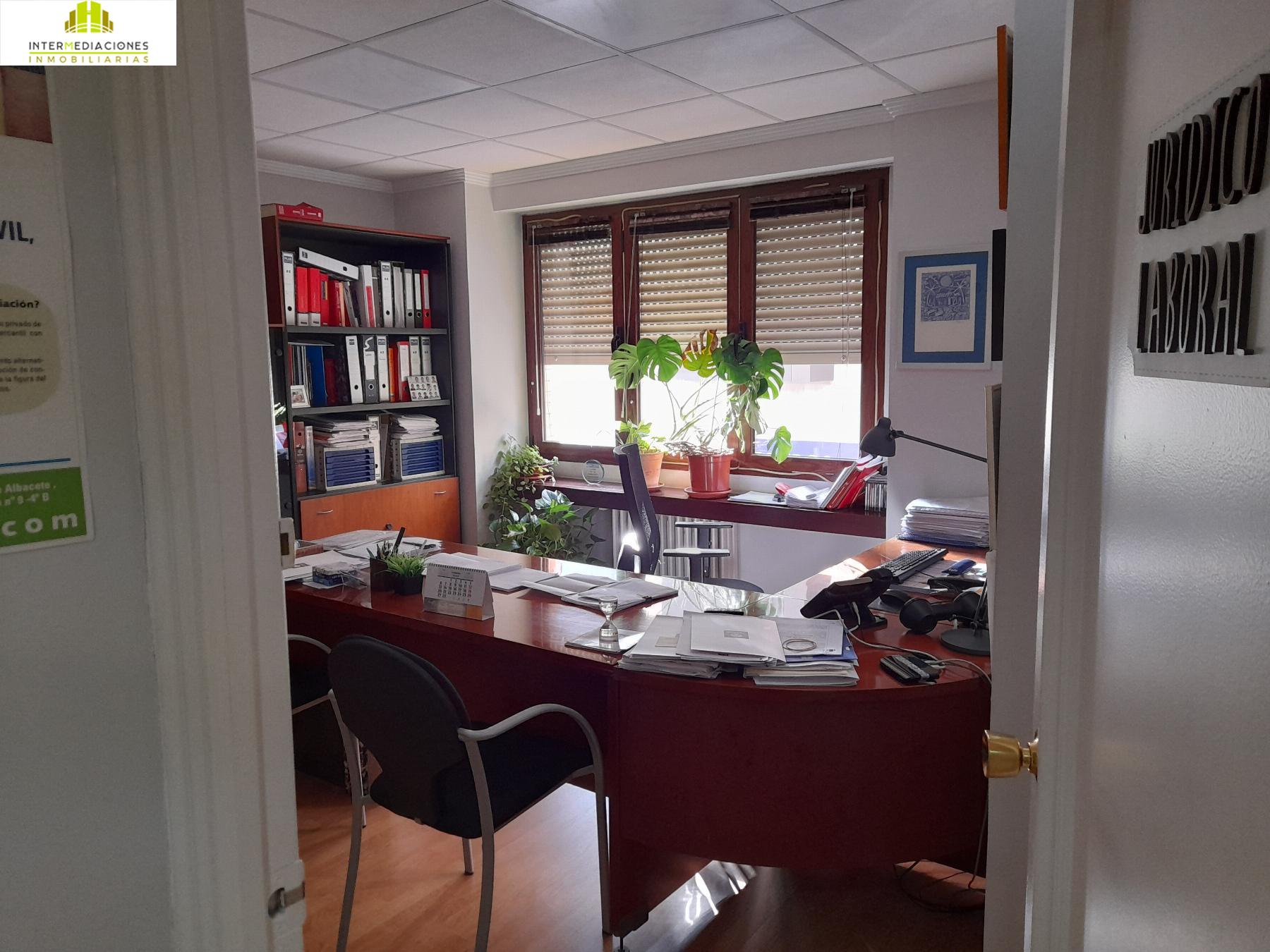 For sale of office in Albacete