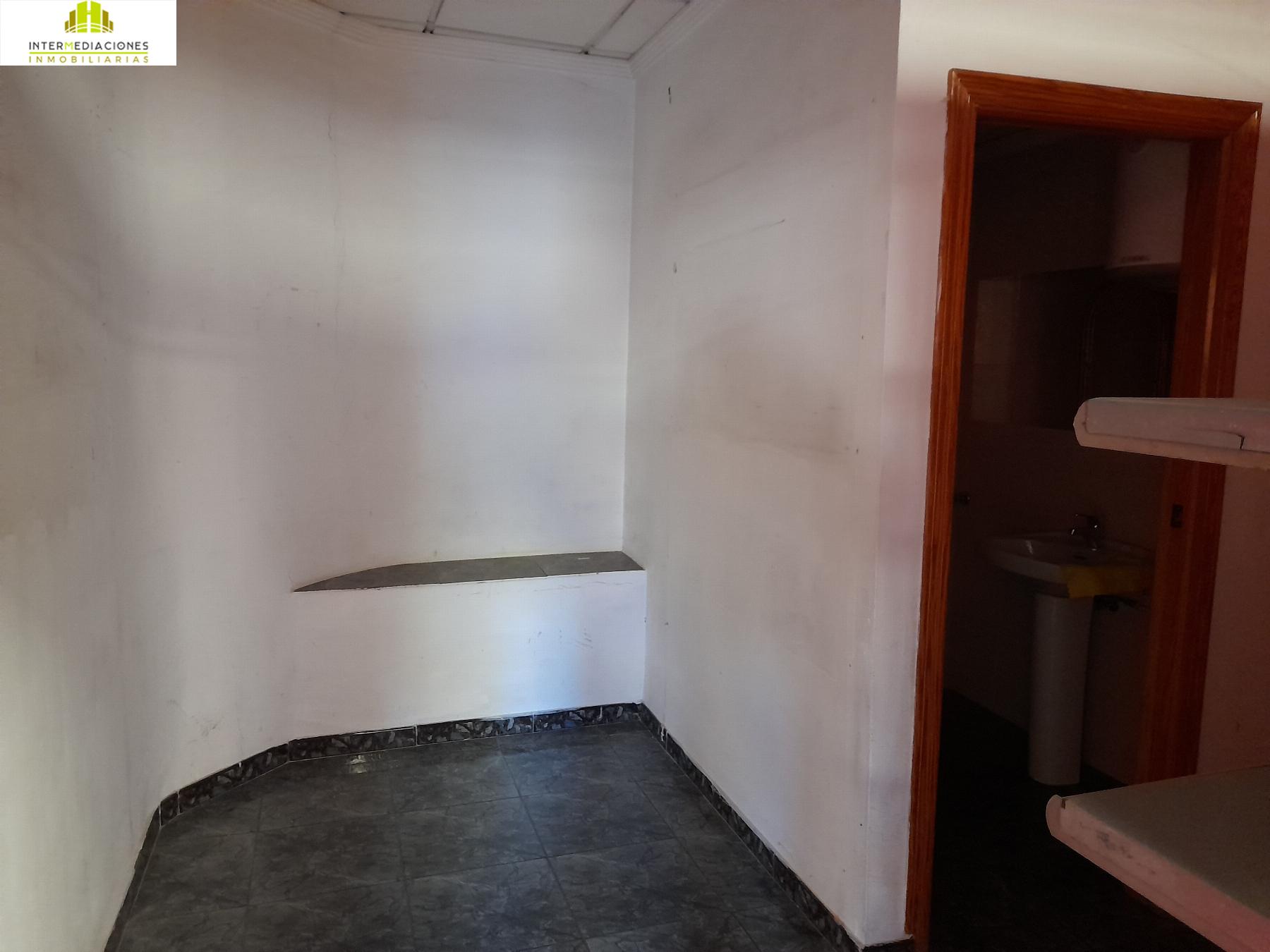 For rent of commercial in Albacete