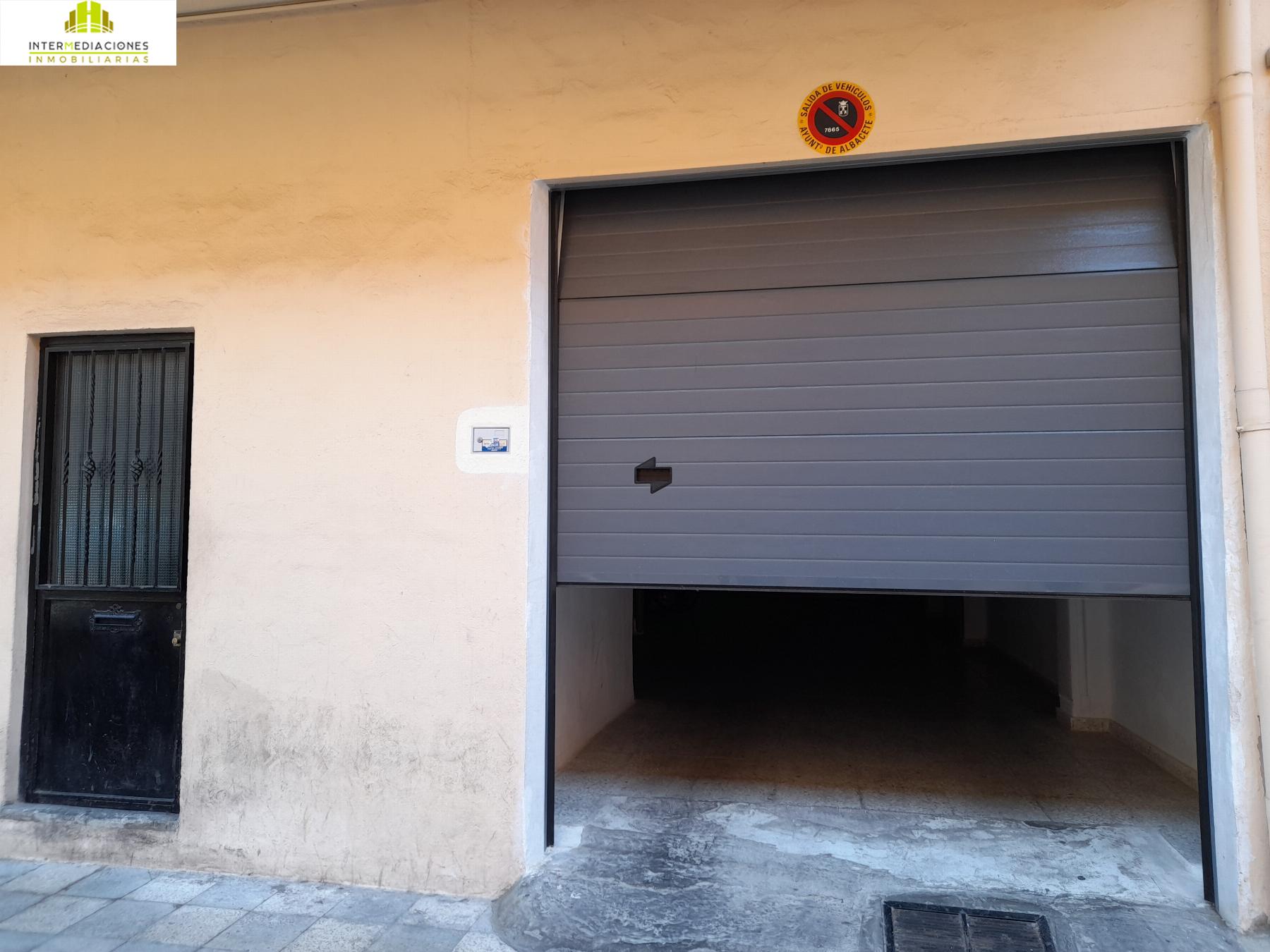 For sale of commercial in Albacete