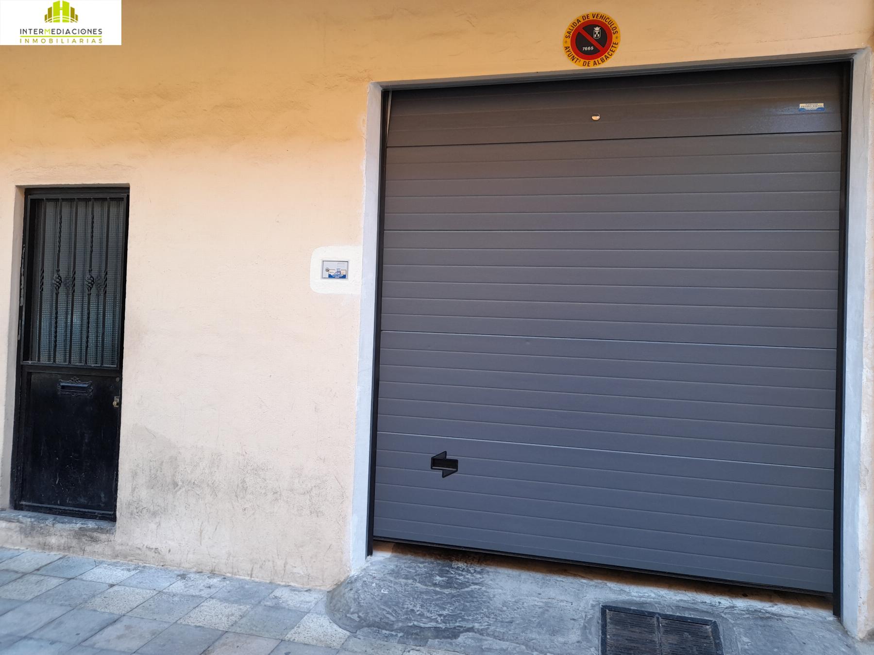 For sale of commercial in Albacete