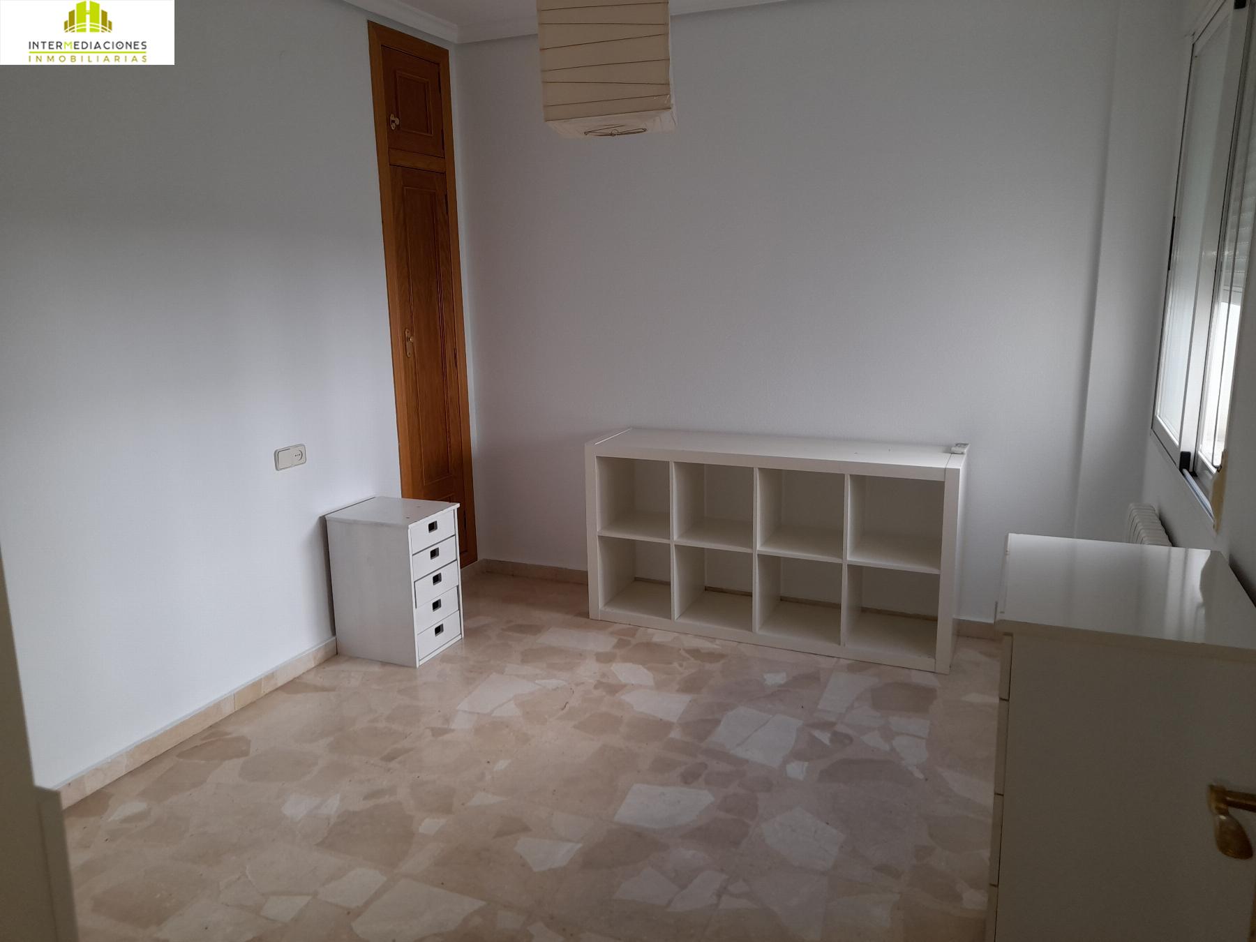 For sale of flat in Albacete
