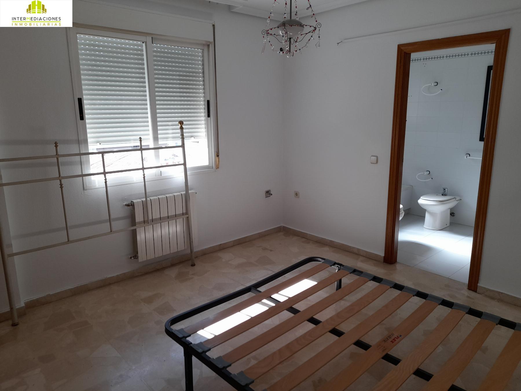 For sale of flat in Albacete