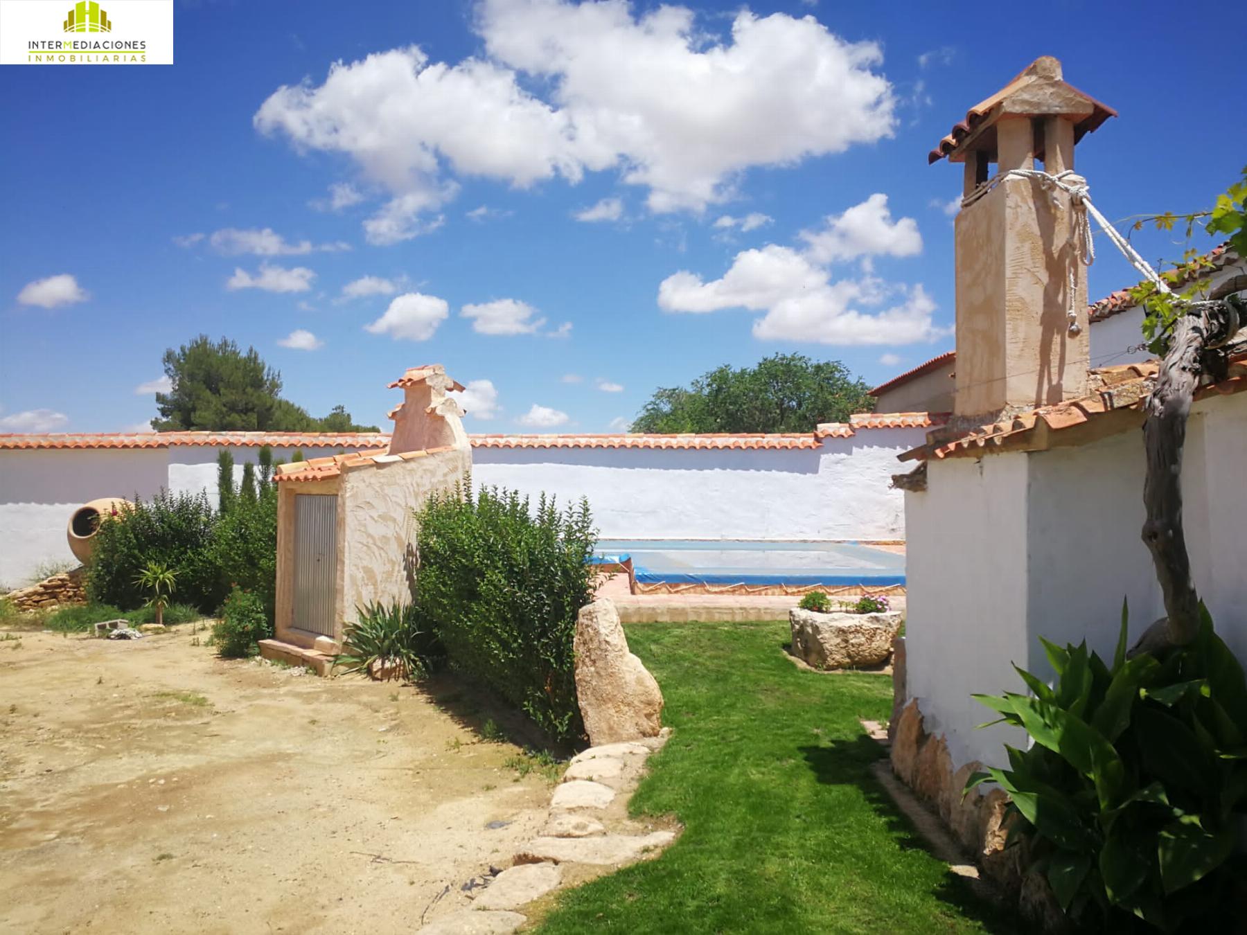 For rent of chalet in Albacete