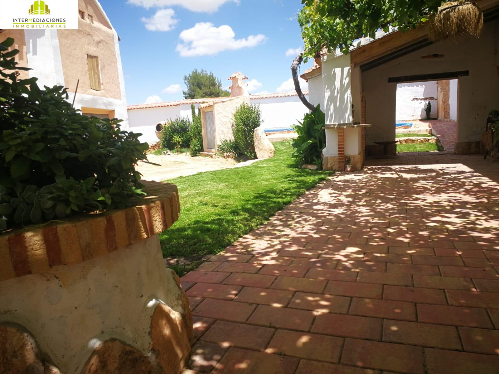 For rent of chalet in Albacete