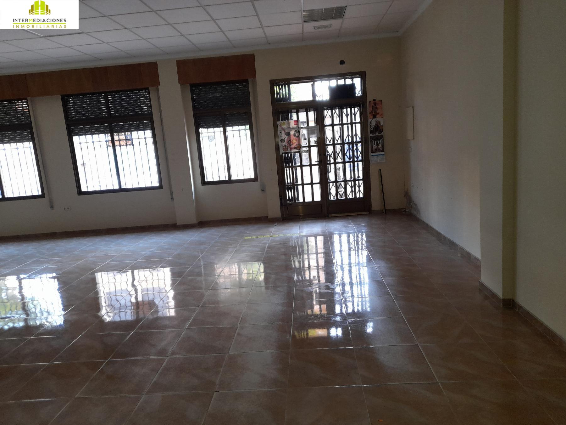For rent of commercial in Balazote