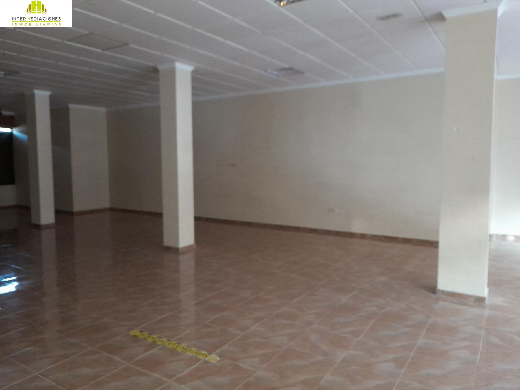 For rent of commercial in Balazote