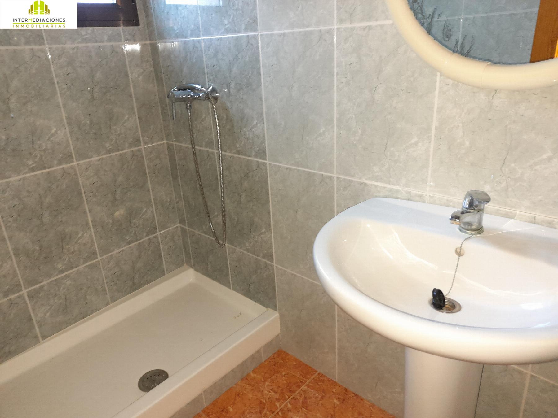 For rent of commercial in Balazote