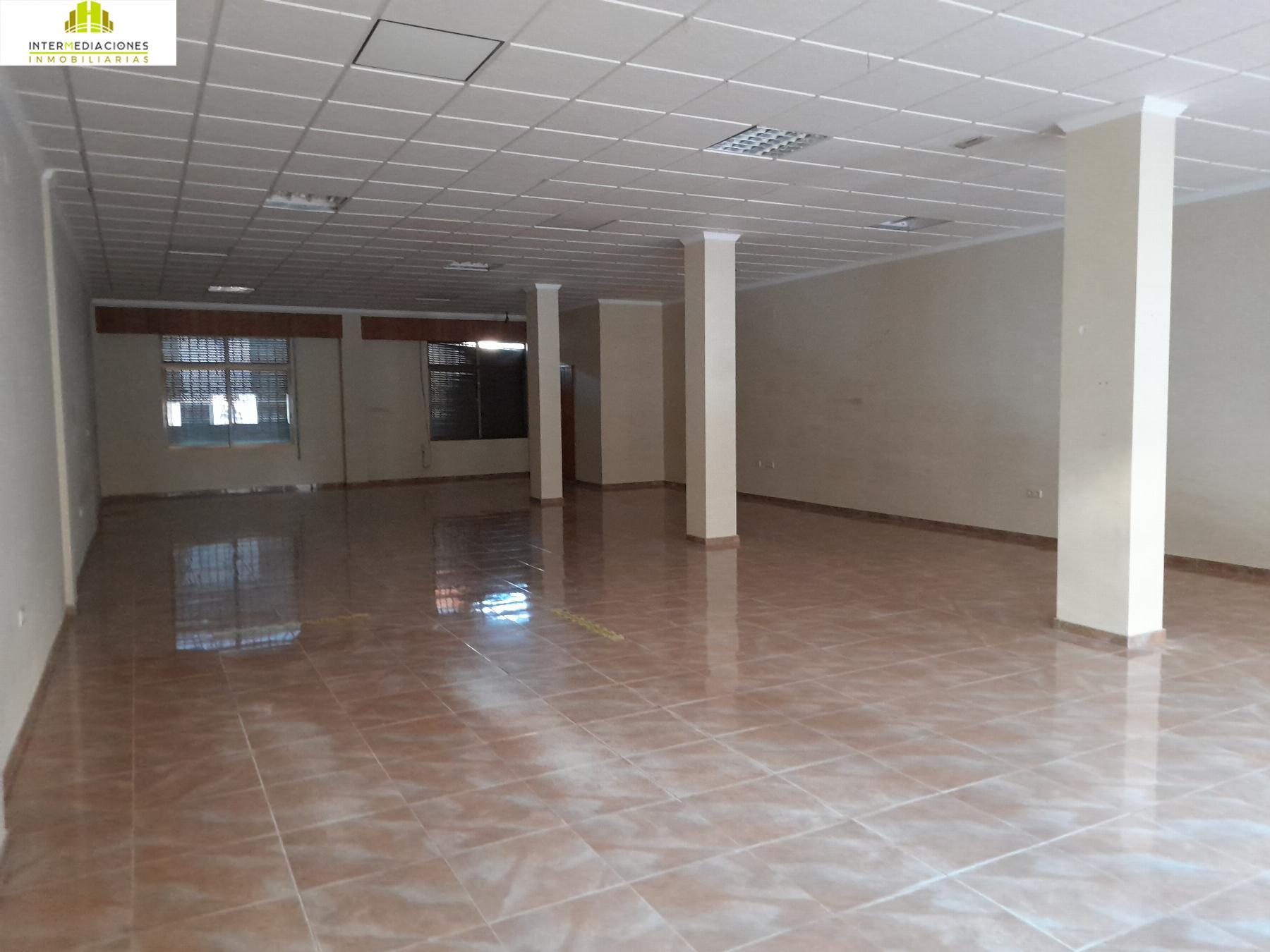 For rent of commercial in Balazote