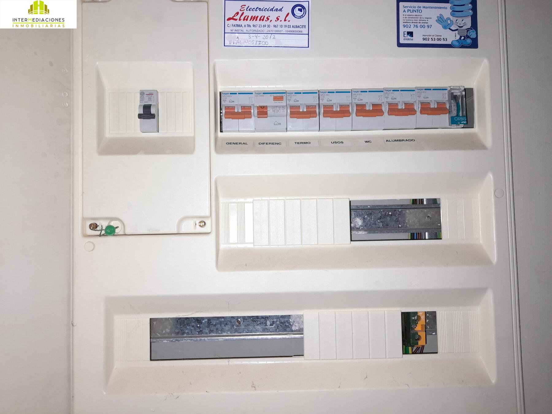 For rent of commercial in Balazote