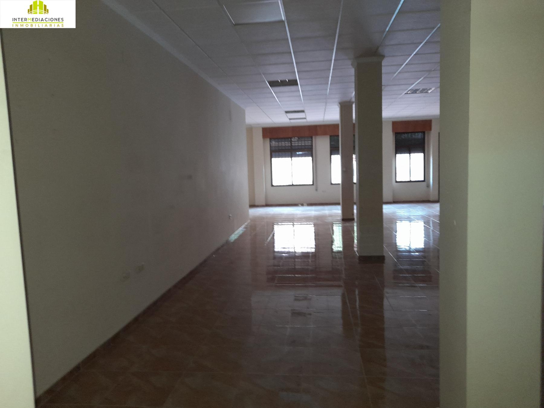 For rent of commercial in Balazote