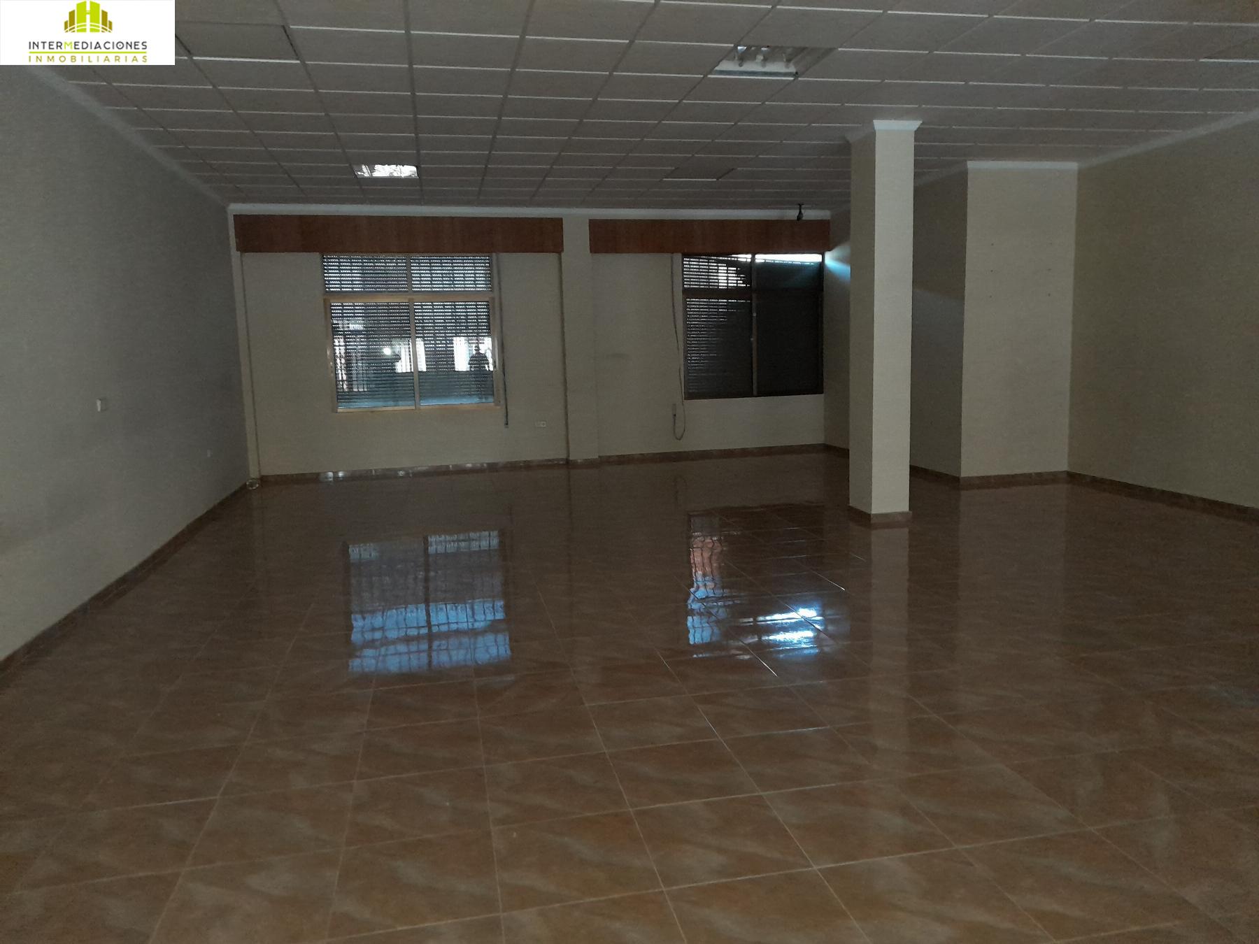 For rent of commercial in Balazote