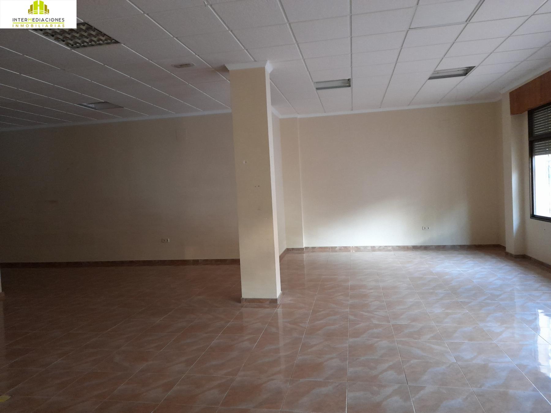For rent of commercial in Balazote