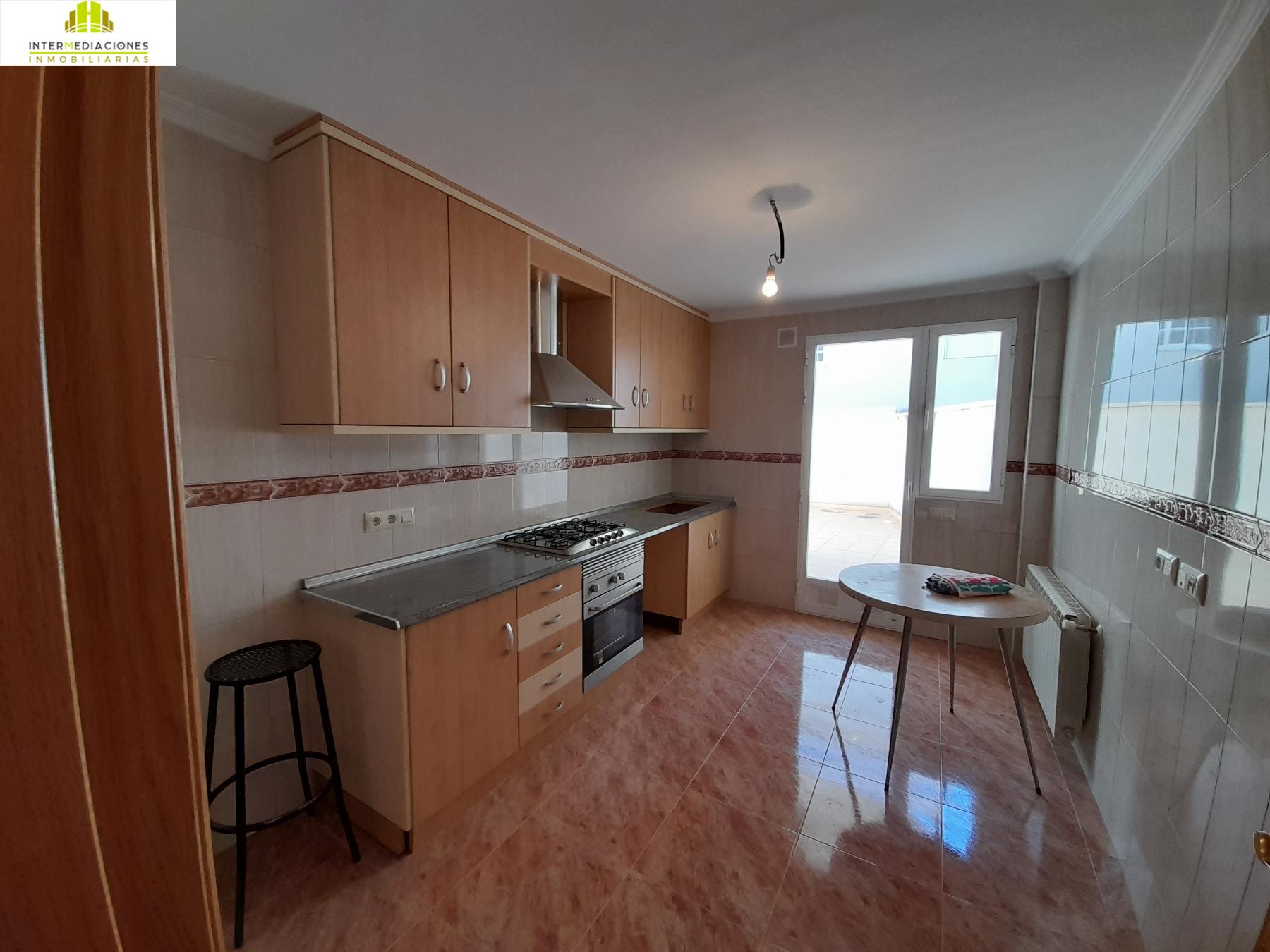 For sale of flat in Tobarra