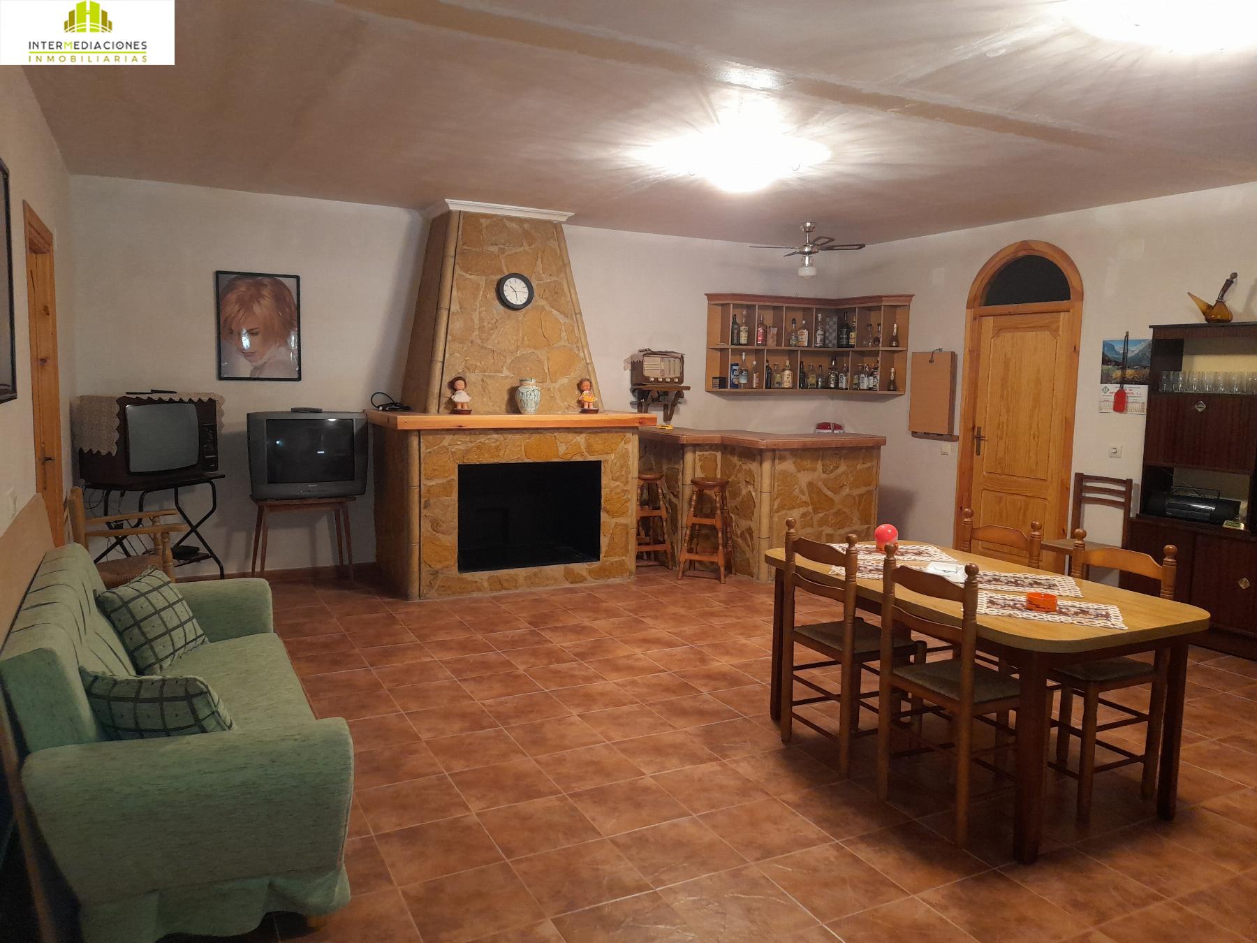 For sale of chalet in Tobarra
