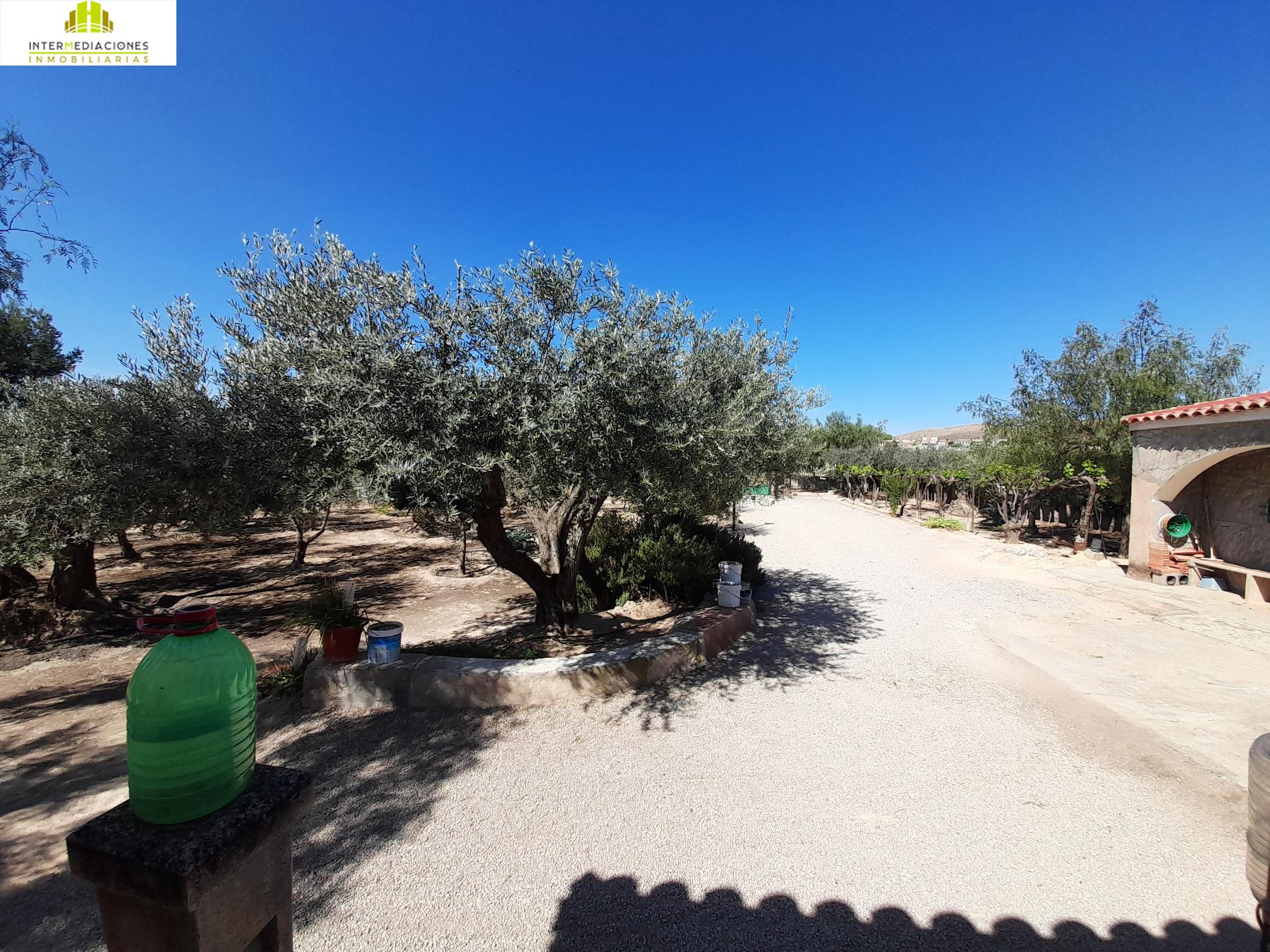 For sale of chalet in Tobarra