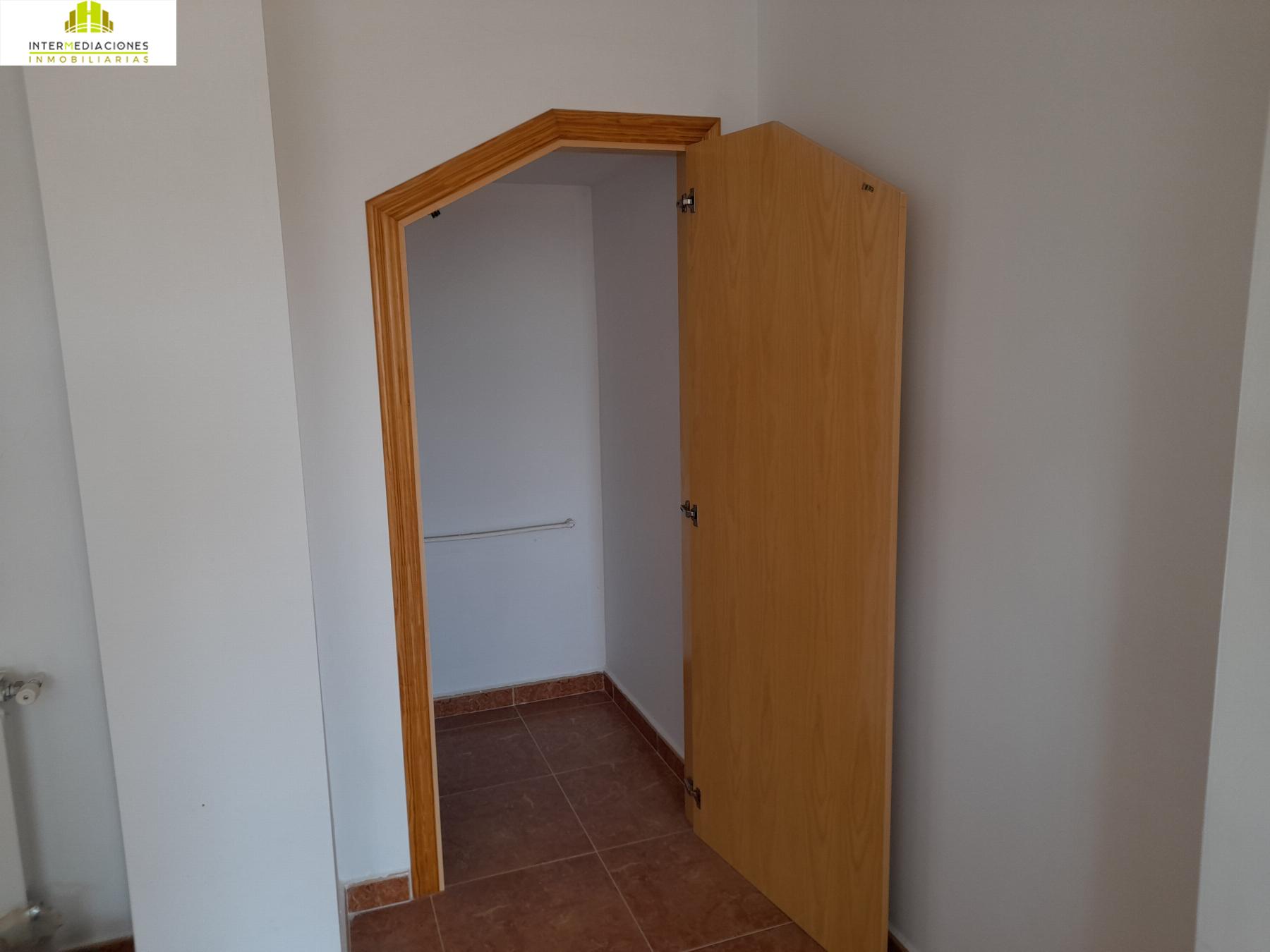 For sale of penthouse in Tobarra