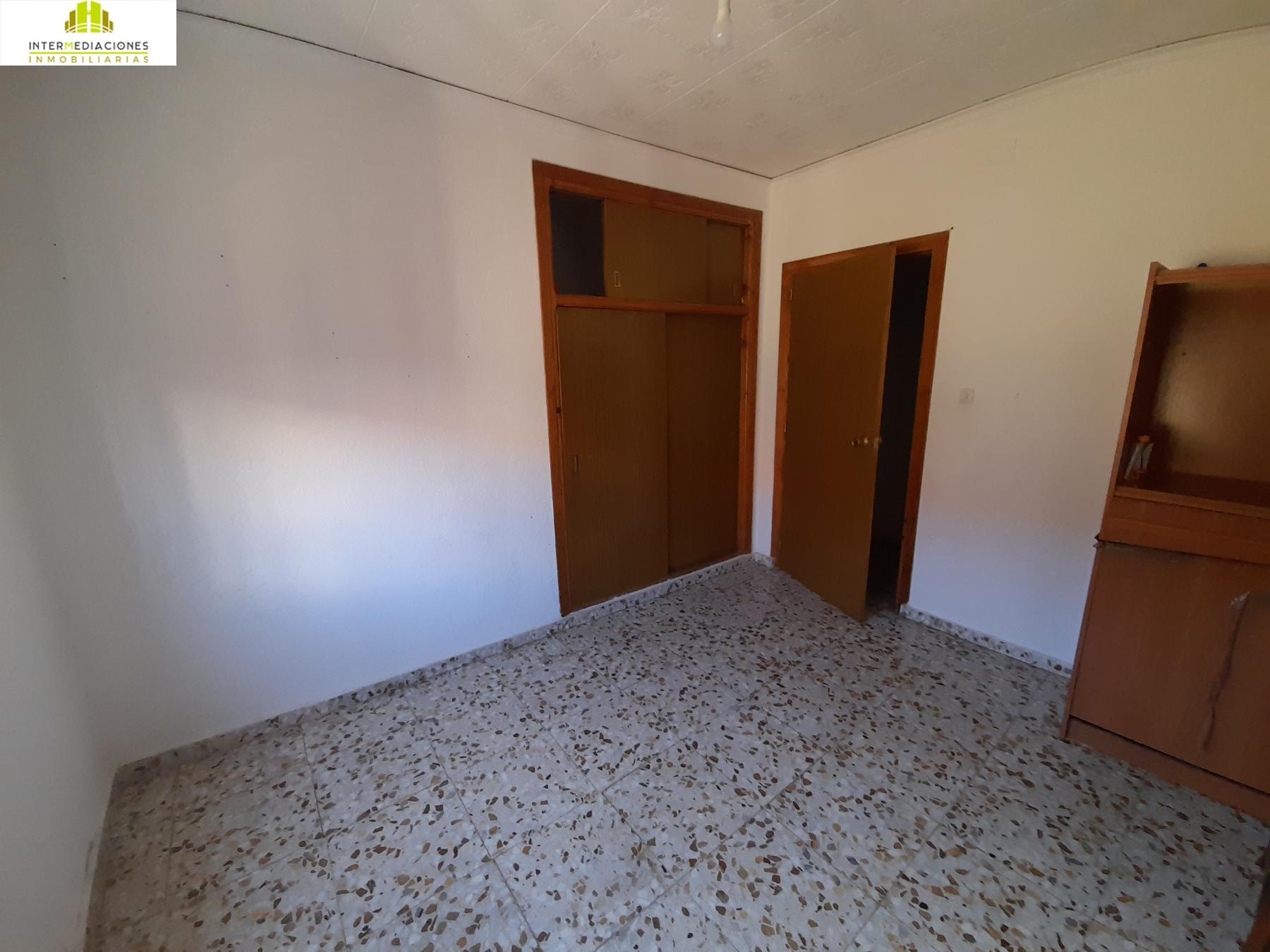 For sale of flat in Lezuza