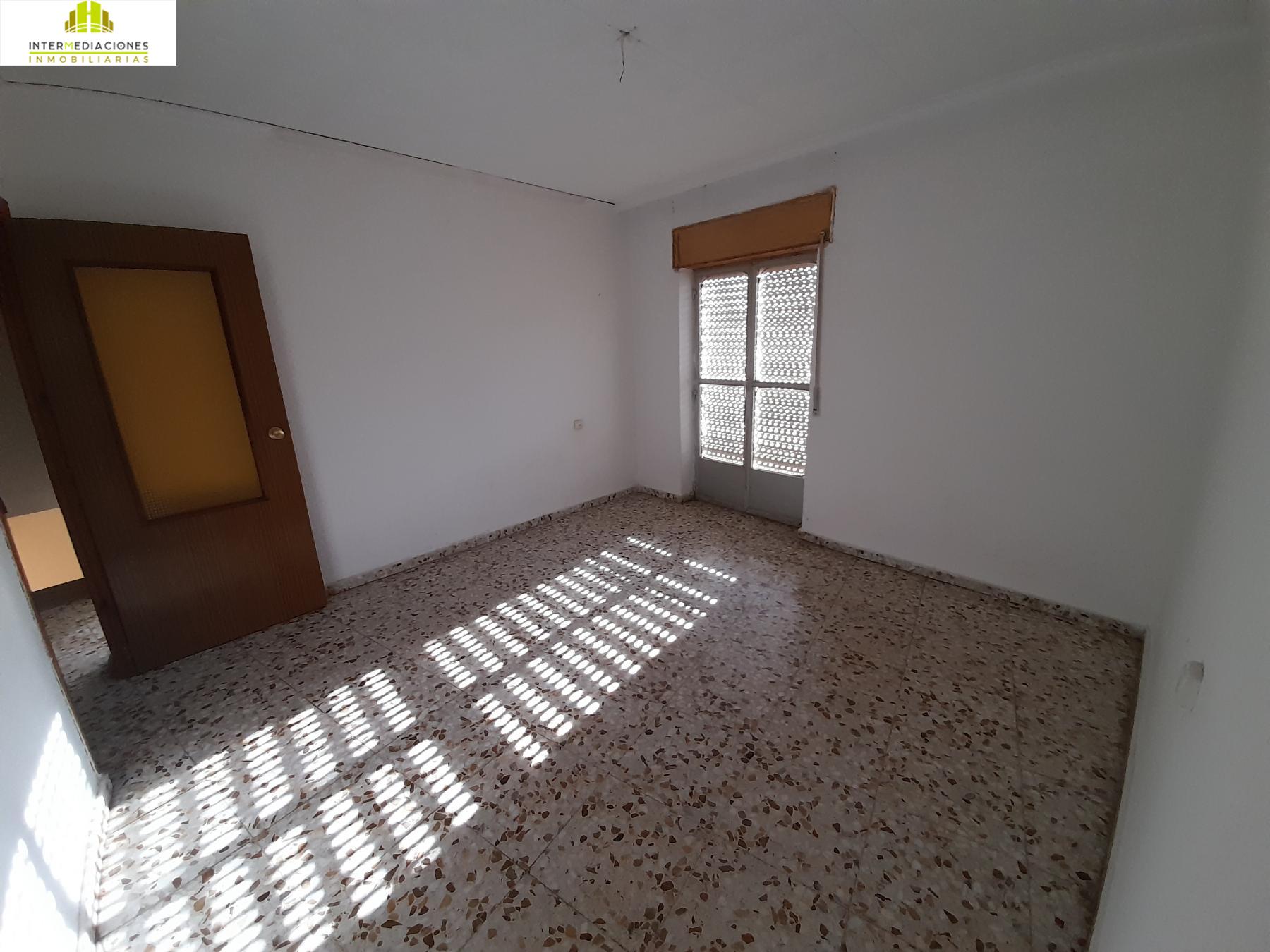 For sale of flat in Lezuza