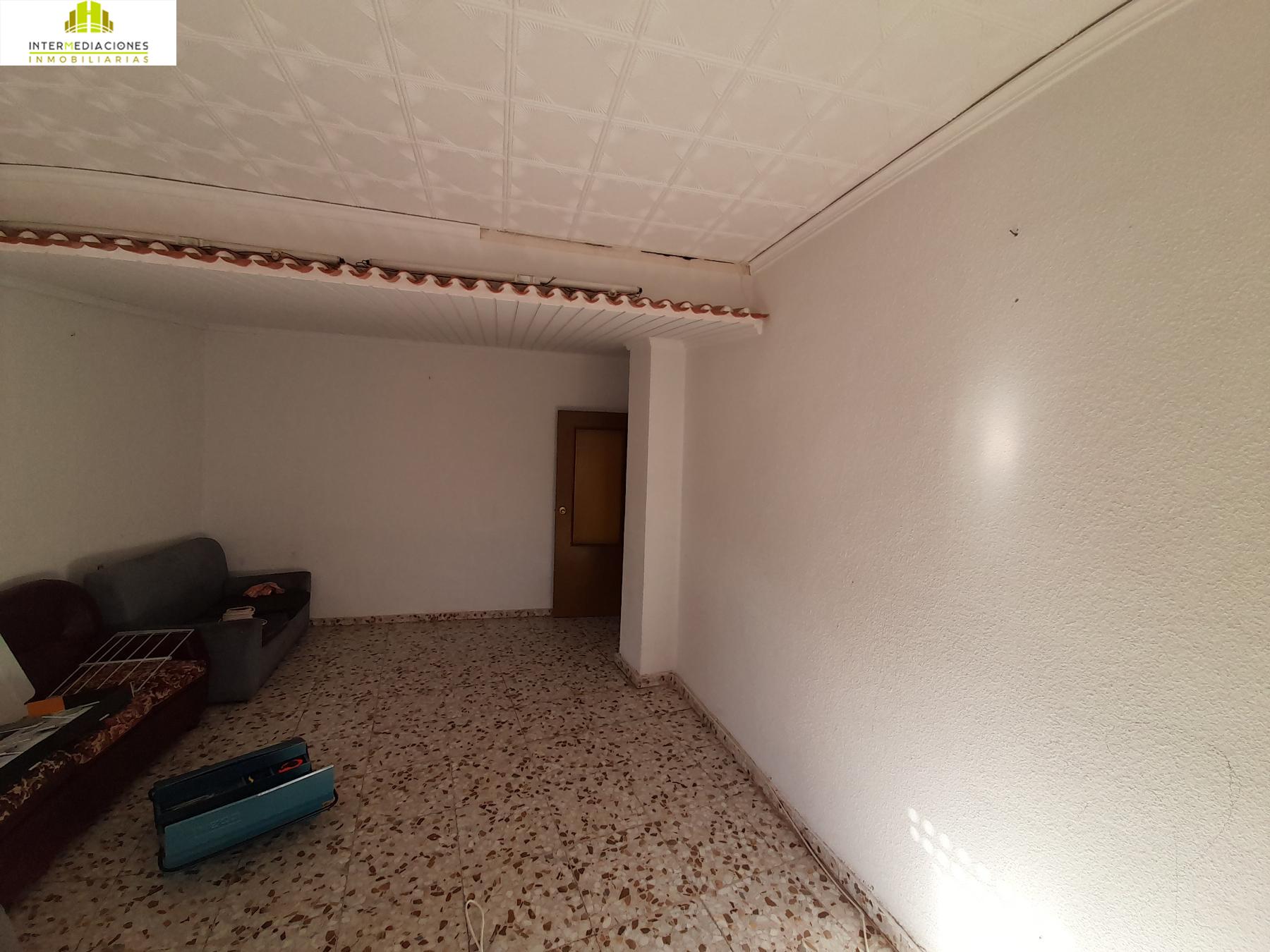 For sale of flat in Lezuza