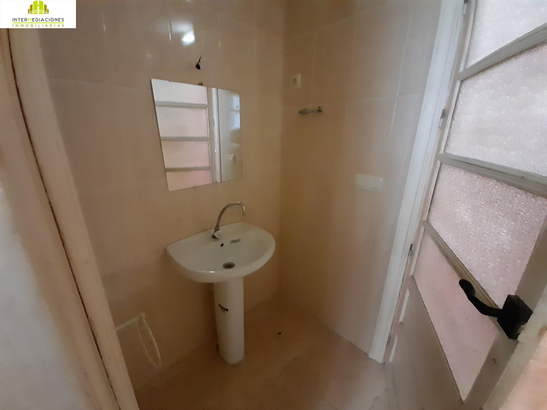 For rent of commercial in Albacete